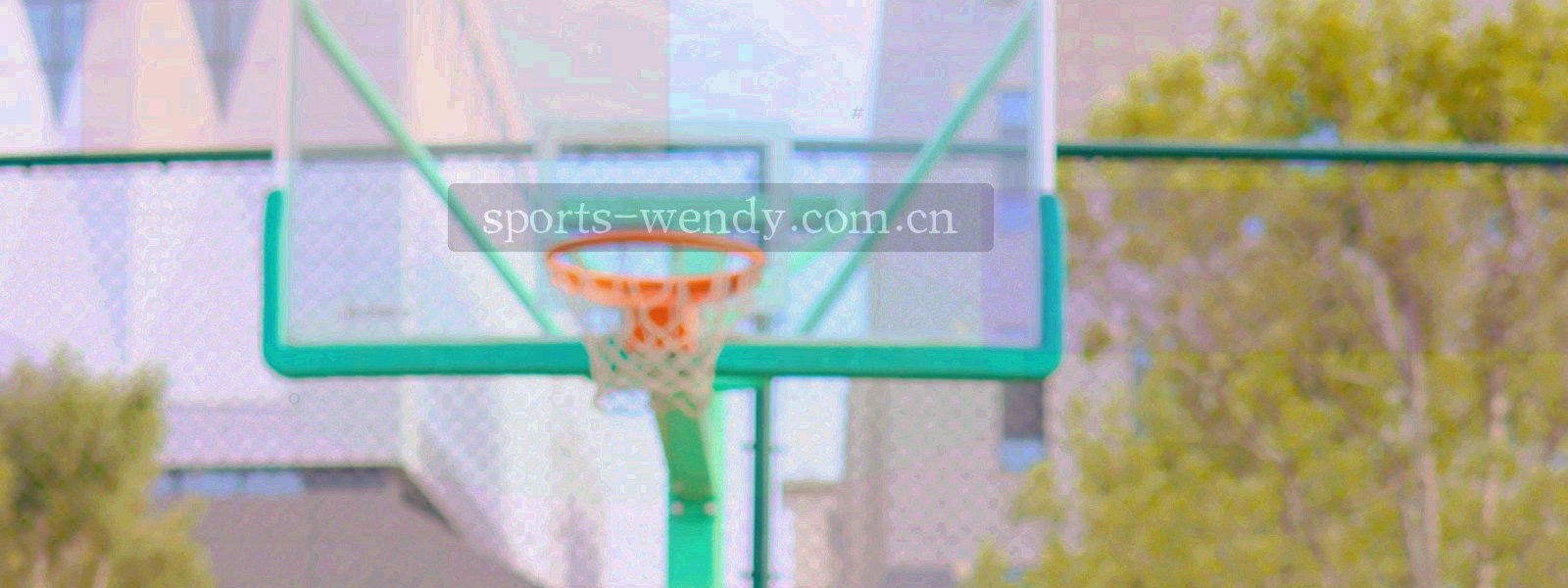 夜场球馆地板线条与顶灯交织的深色抽象画面